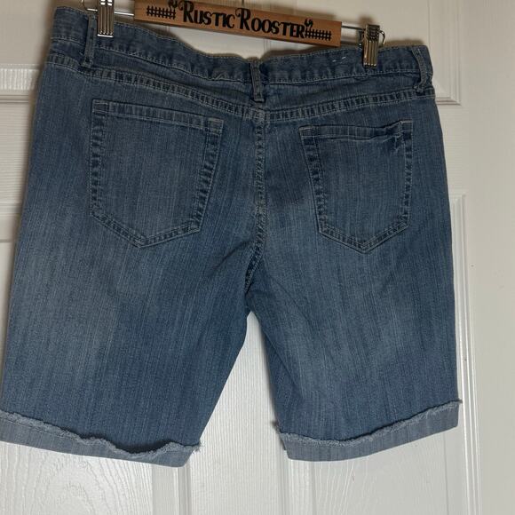 Womens Mossimo Bermuda Jean Shorts Size 15  Summer Cool Babe - Picture 4 of 7